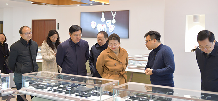 淮安市副市长封蕴珊一行来我校调研